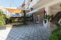 Studio - Ground Floor with Patio