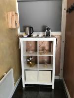 Zimmer mit Queensize-Bett und Poolblick