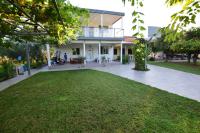 V Luxury Suites Toroni 1 - Bed and Breakfast