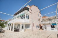 Hana Home - Apartments Tisno - Bed and Breakfast