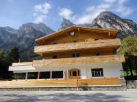 Gschnitzerhof - Bed and Breakfast