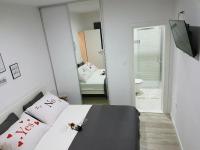 Kaja Apartment - Bed and Breakfast Makarska