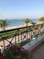 Seafront Maisonette - B&B Pefkochóri