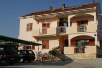Apartments Vodopija 300m to the beach - Ferienwohnung Sveti Filip i Jakov