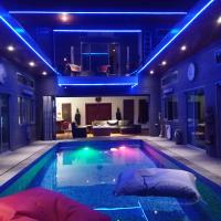 Stunning villa with ocean views and free car - B&B