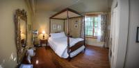 Deluxe Queen Room - Fireplace