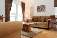 Holyrood Apartment with parking & lift access - B&B Edinburgh