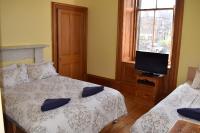 Chambre Triple avec Salle de Bains Privative