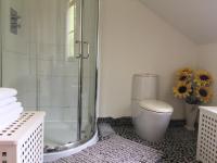 Large Double Room with En-Suite Shower