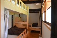 Cama Individual en habitación compartida femenina