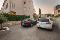 Family Apartment Dubrovnik - private jacuzzi terrace, private parking - B&B Dubrovnik