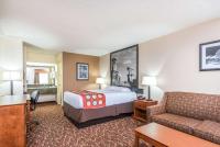 Super 8 by Wyndham Clovis