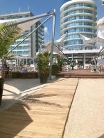 White Tower Mamaia - Private Apartment - B&B