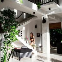 Madampe House 3 bedroom villa with pool for#7 - Bed and Breakfast
