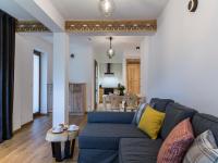 One-Bedroom Apartment with Balcony and Mountain view - 4