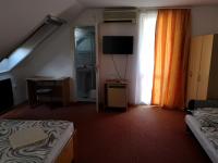Vierbettzimmer mit Balkon