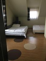 Zimmer mit Kingsize-Bett