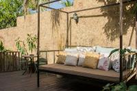 One32 Guesthouse Bejeweled - Chambres d’hôtes Kingston