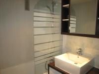 Apartment with Shower