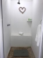 Apartment with Shower