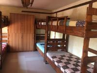 Dormitorio Misto con 8 Letti