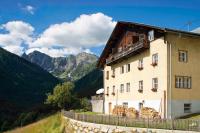 Hepi Lodge - Bed and Breakfast