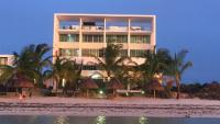 B&B San Benito - Beachfront Villa Solarium Garden House 1 - Bed and Breakfast San Benito