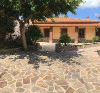 Villa mit Gartenblick
