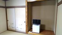 Japanese-Style Twin Room with Shared Bathroom and Toilet including Cat Cafe Use Fee