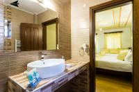 Deluxe Triple Room with Fireplace (Calendula)