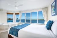 Deluxe Two-Bedroom Apartment - Absolute Waterfront