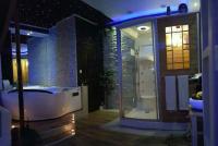 Deluxe Suite with Spa Bath