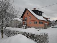 Apartment mit Balkon