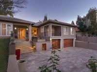 6 On Acacia - B&B