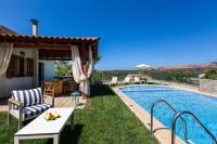 Kampos Villa III, Nature Living with Heated Pool, pure elegance, By ThinkVilla - Bed and Breakfast Achládes