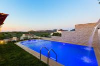 Kampos Villa III, Nature Living with Heated Pool, By ThinkVilla - Chambres d’hôtes Achládes