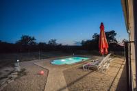 Holiday home with pool Kristal - B&B