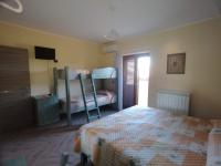 Quadruple Room with Terrace