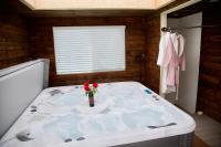 Scenic Lake View Home - B&B