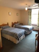 Twin Room with Private Bathroom