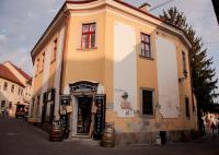 Hibay Apartman - B&B Eger