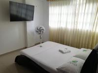 Hotel Avenida El Bosque - B&B