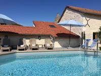 B&B Chaveignes - Boutique Farmhouse Cottages with Pool, 6 Bedrooms - Angulus Ridet (Loire Valley) - Bed and Breakfast Chaveignes