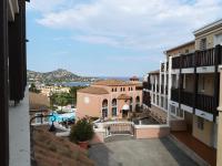 CAP ESTEREL appartement climatisé dans le centre du village vacances - B&B