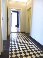 Estudio con balcón