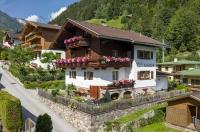 Haus Liane - Ferienwohnung Finkenberg