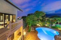 Villa con 4 Camere da Letto e Piscina Privata (Green Oasis)