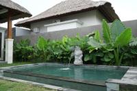Suite-Villa mit eigenem Pool