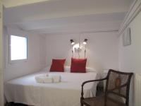 Six-Bedroom Apartment 3° 2ª