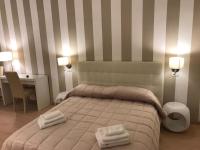 Sallustio Rooms - rooms only - B&B Siena